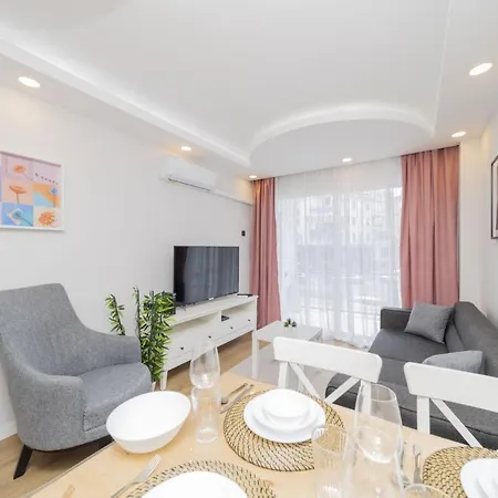 Apartment Fully Furnished Spacious Flat In Muratpasa Antalya
